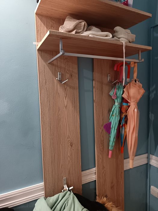 Прихожая вешалка