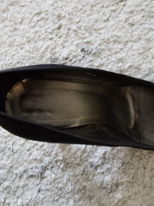 Pantofi negri din piele intoarsa cu toc eleganți