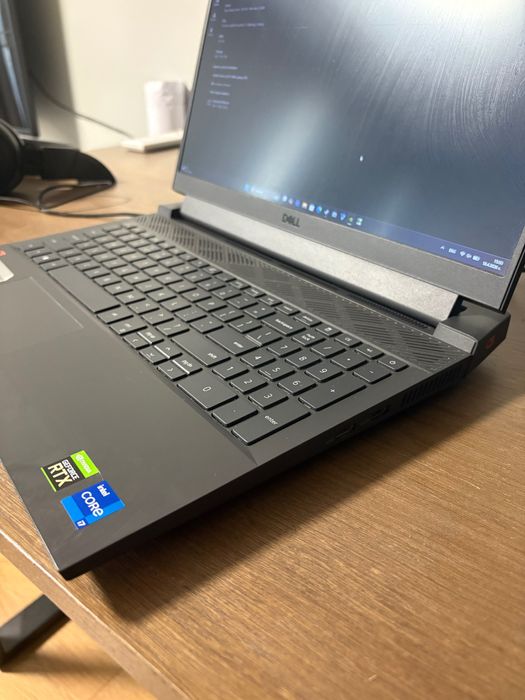 Лаптоп Dell G15 5511