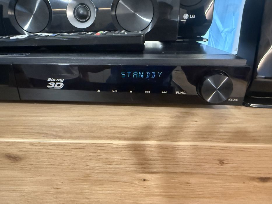 Sistem Home Cinema 5.1 LG HX906SB 3D Blu-ray 1100W