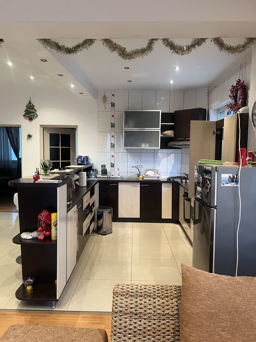 Direct proprietar vand apartament 3 cam complet utilat si mobilat