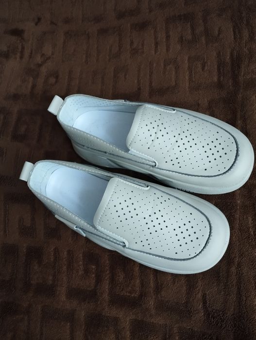 Повседневные слипоны/лоферы