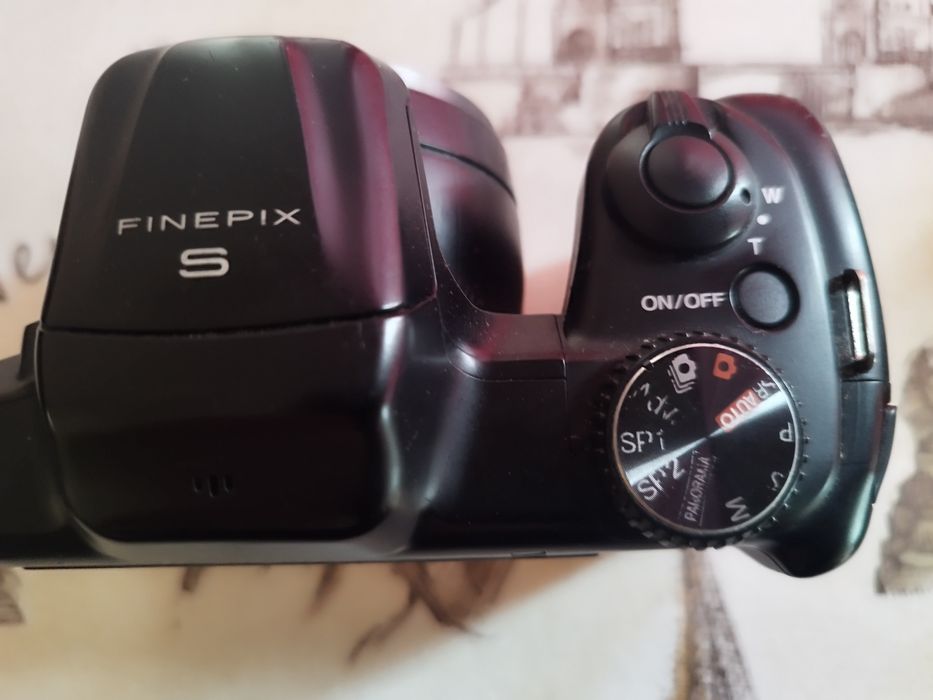 Цифров фотоапарат FinePix S8600