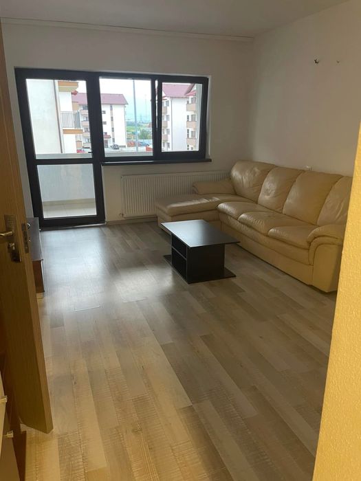 Vand apart 2 camere decomandat