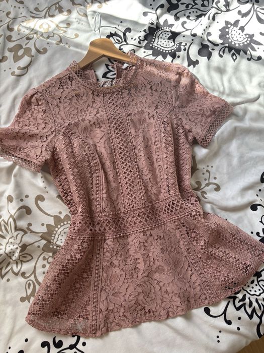 Top peplum broderie!