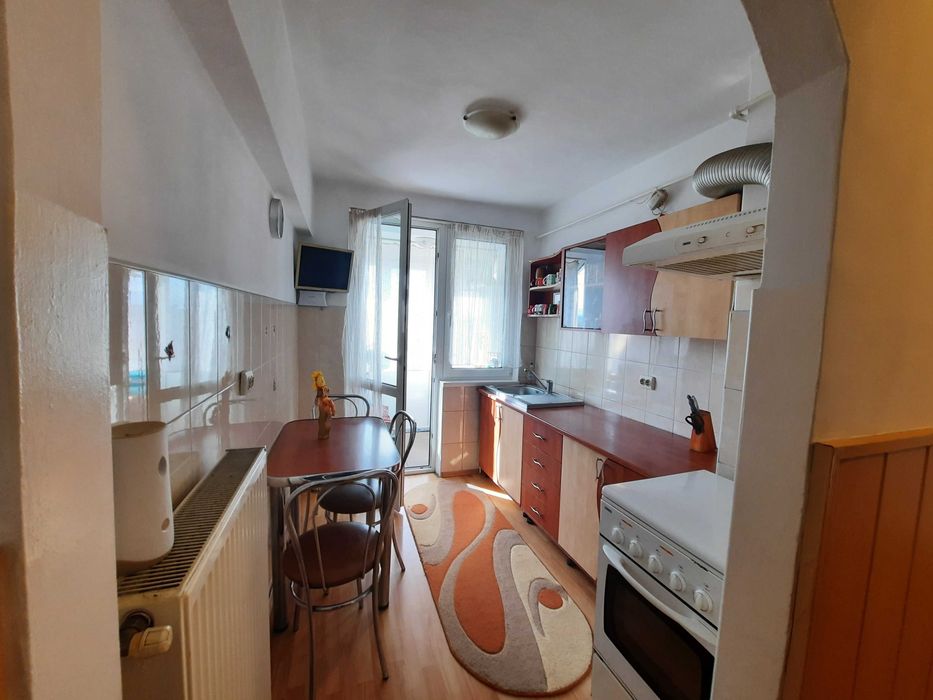 Inchiriez apartament 2 camere zona Bartolomeu - Stupini
