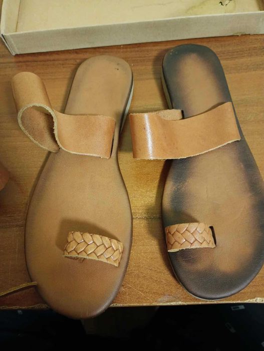 Дамски сандали двете заедно