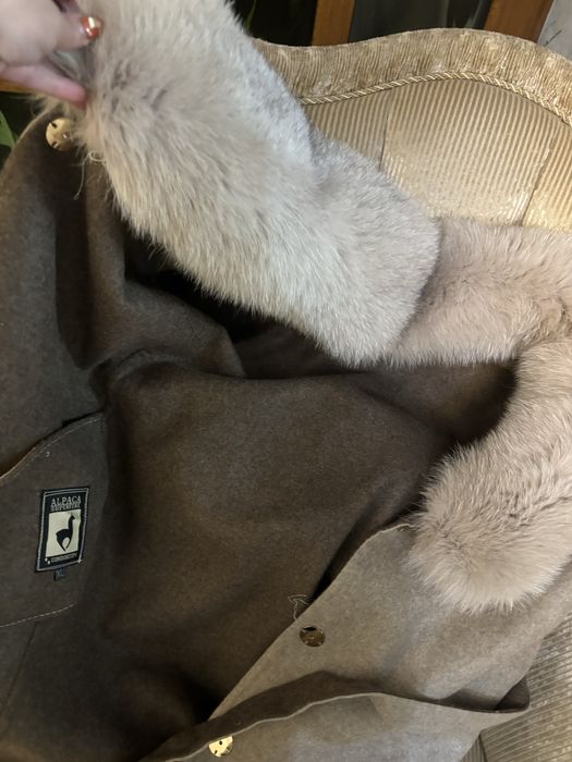 Palton din lana bej cu blana naturala