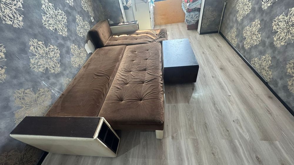 Срочно продам диван