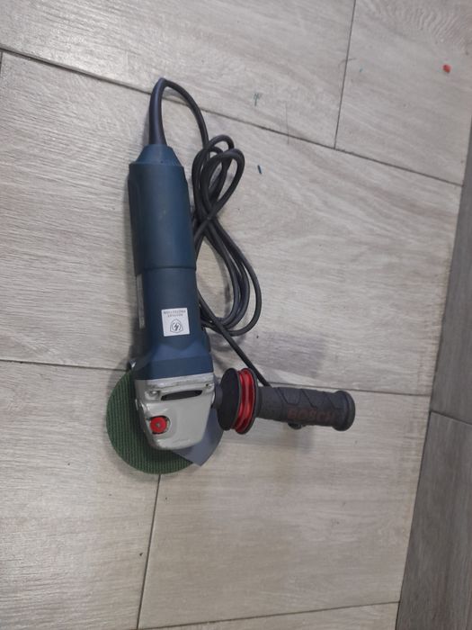 Polidisc Bosch GWS 1000 
Putere 1000 wați

Diametru 125 / 150 mm
Ne fo
