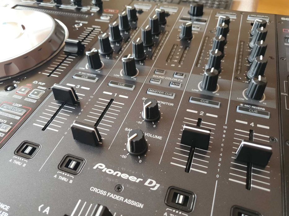 Pioneer DDJ-SX3 DJ контролер + hard case + DECKSAVER