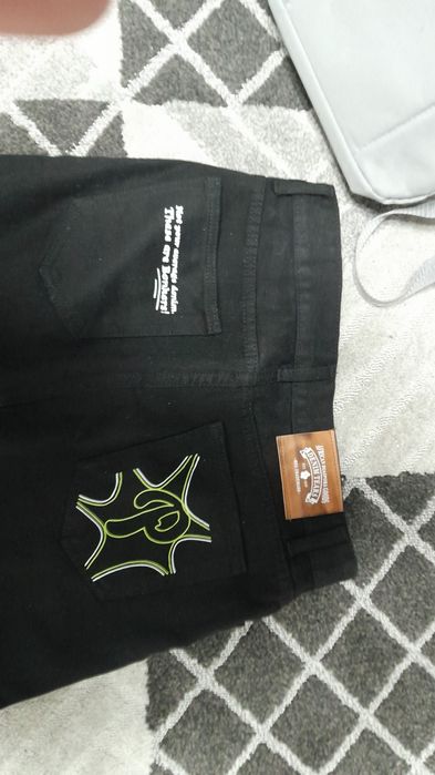 Продам    джинсы