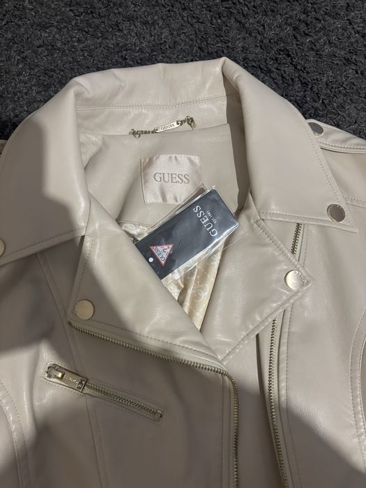 Ново кожено якенцe GUESS