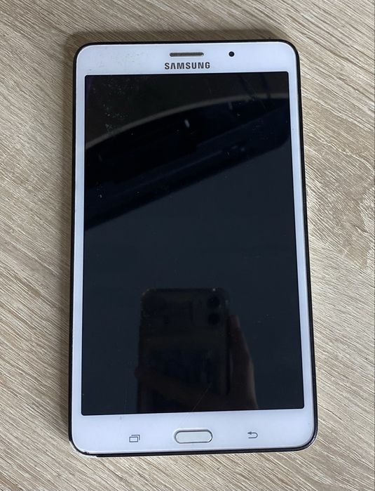 Планшет Samsung рабочий (разбит экран)