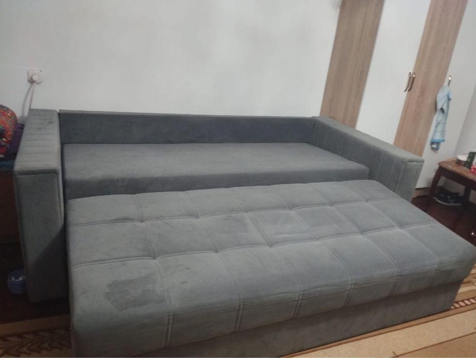 Средний диван продаю