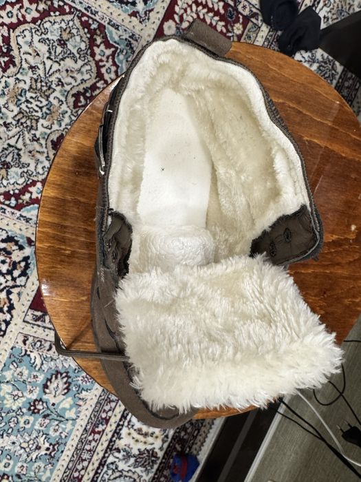 Продам зимнюю обувь