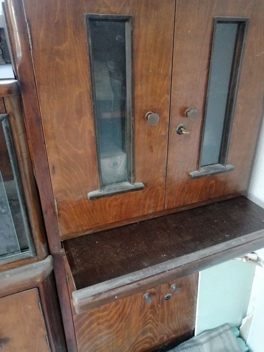 Продавам бюфет-старинен