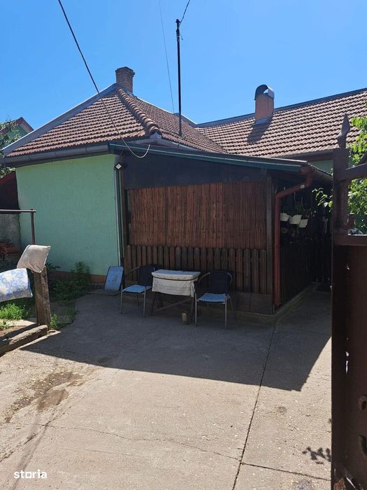 URGENT ! Casa 2 camere pe un nivel , Str. Basarabia , 78.800 euro neg.
