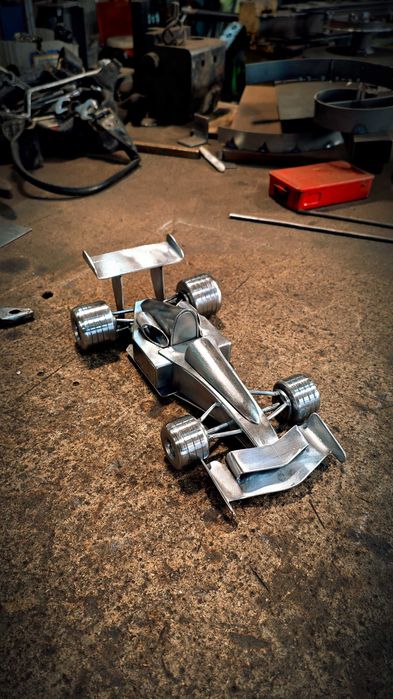 Машинка болид f1