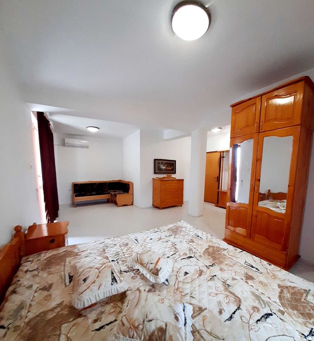 Продава се Многостаен апартамент в Търговище, Център - 300 кв.м за 667 €/кв.м - Снимка #3