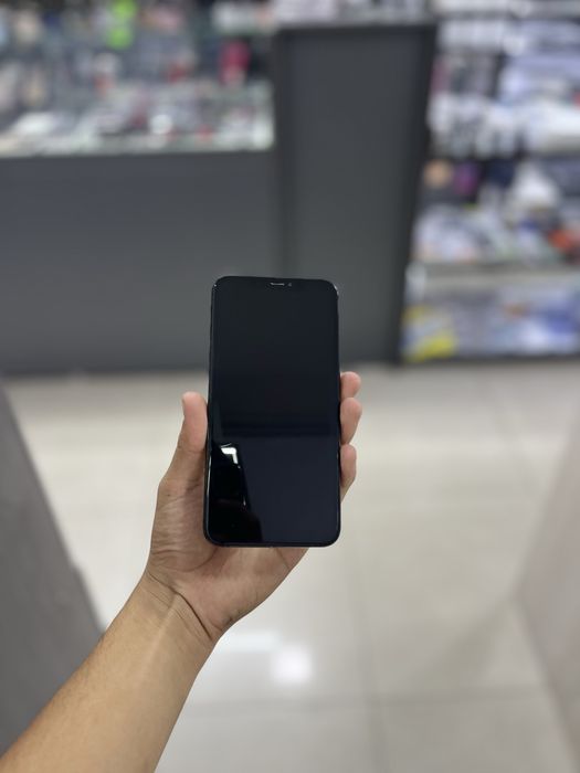 Iphone xs max 100% 64gb iwlashi zor ekran radnoy azgena ekranda singan