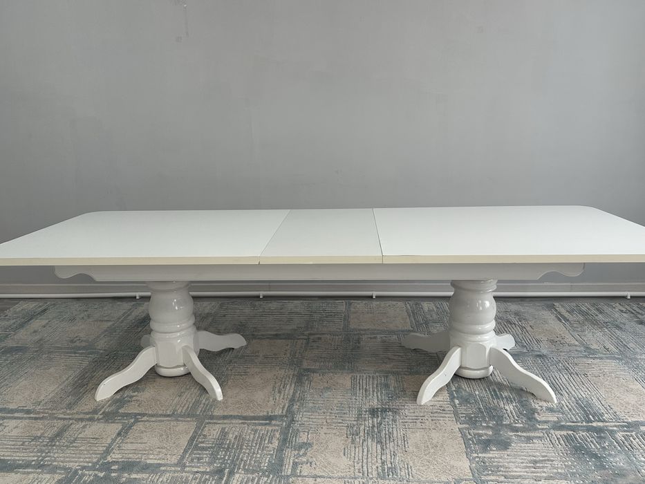 Продаётся стол  деревянный