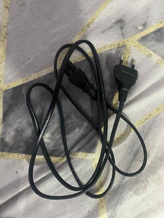 PlayStation 3 Slim + 2 manete + 21 jocuri – pachet complet