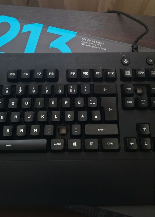 Vand tastatura Gaming Logitech G213