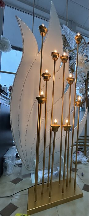 Трон за къна с маса и две табуретки