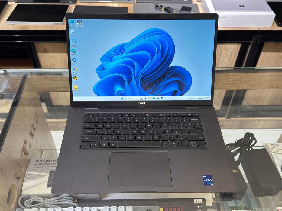DELL carbon 7530 Core i5-1245U ram 16 ssd 512 сенсорный