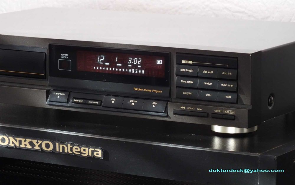 cd-player Technics SL-P212A cu tel originala si manual