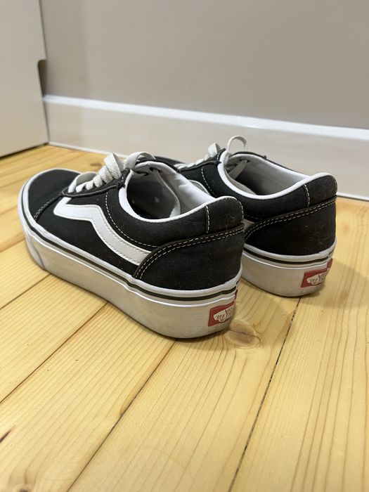 Обувки Vans, Adidas Ozweego