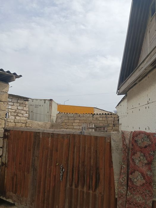 Участок с времянкой