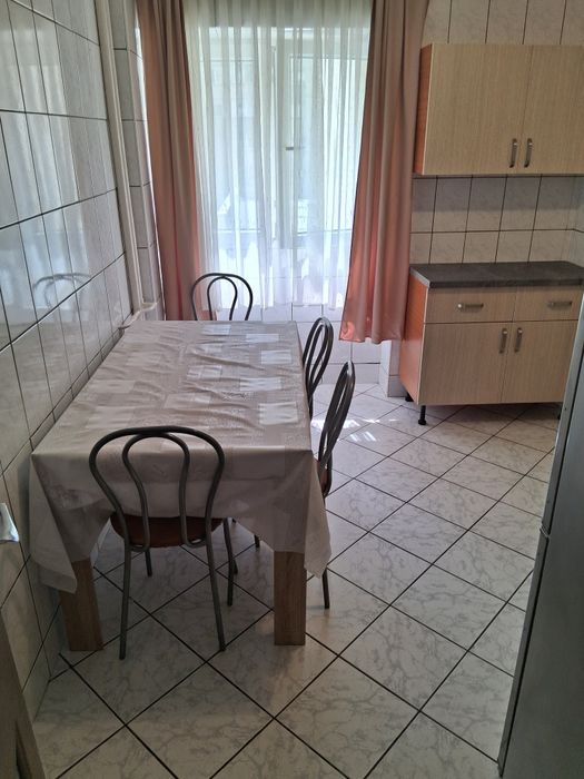 Apartamente de închiriat