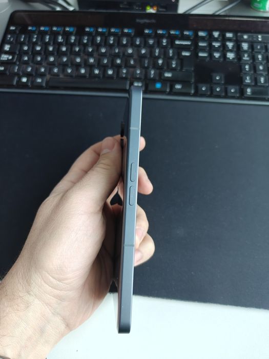 Nothing Phone 2 - top