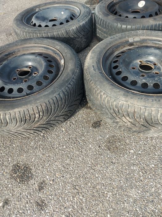 Caut/vând acest model,Renault, pe 16"