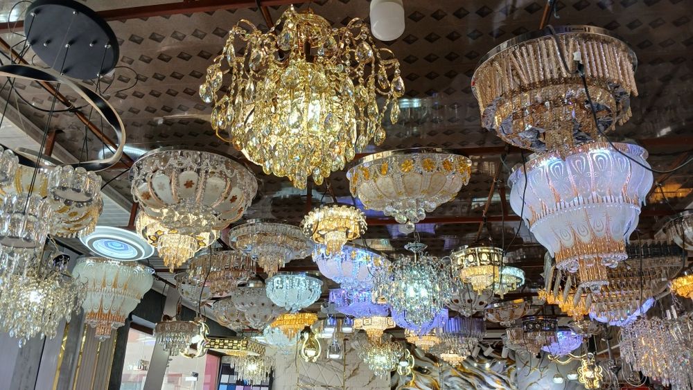 Лустраларни урнатиб тамирлаб берамиз.