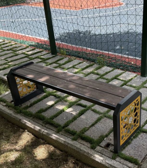 Скамейка из бетона и мрамора урна