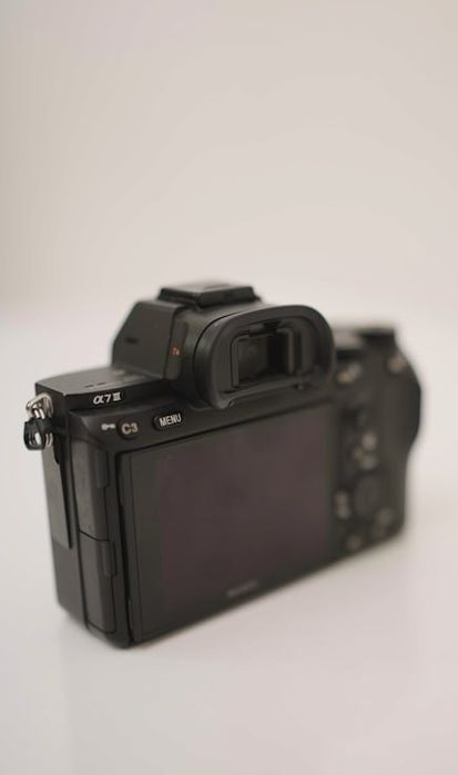 Sony A7 III sotiladi