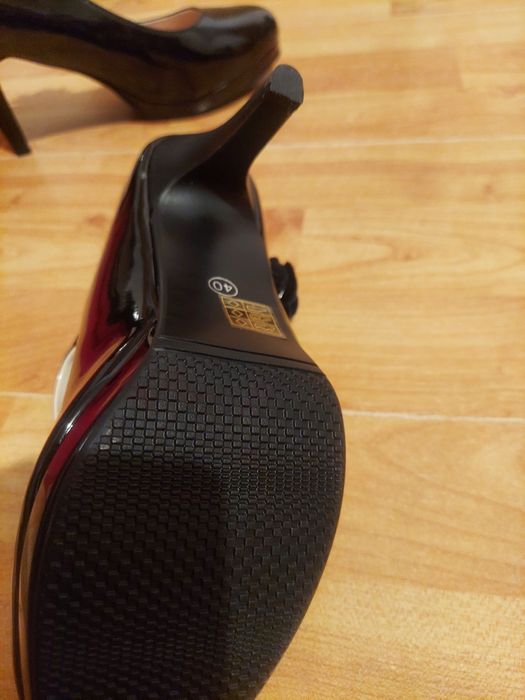 Vând Pantofi cu Toc NOI