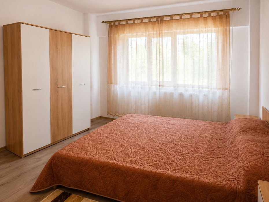 Apartament ultracentral renovat recent - mobilat și utilat complet