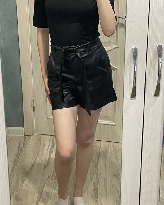 Топ, брюки, безрукавка, шорты, кофточка