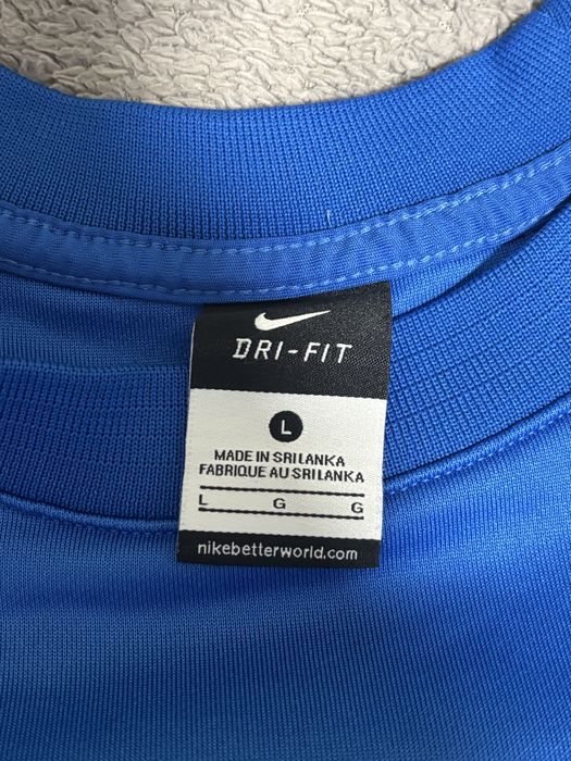 Блуза на Nike.