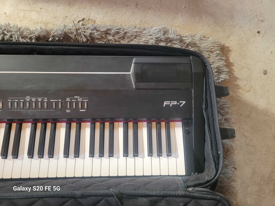 Pachet complet Pian Digital Roland FP-7 (88 clape grele) + DI Box Palmer + Husă