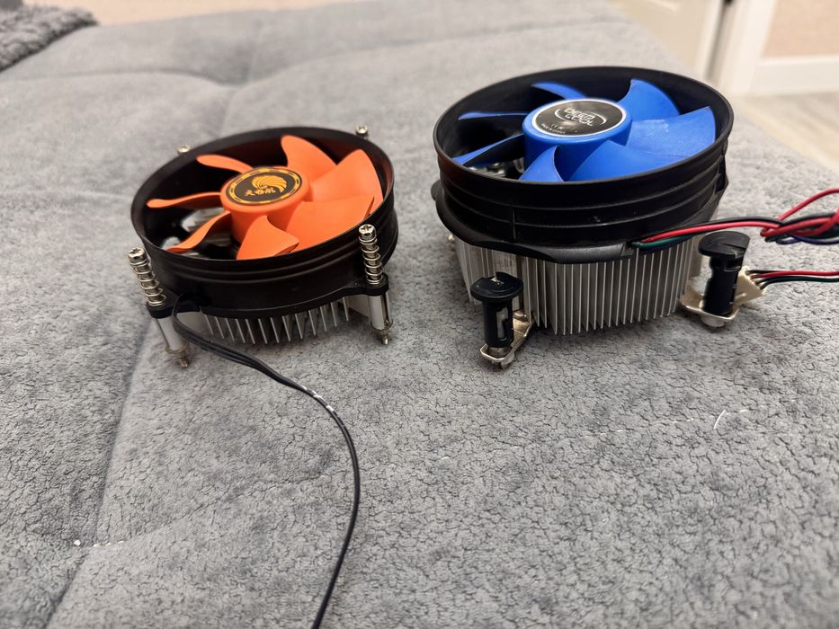 Кулер на процессор 3пин 4 pin 3 pin 4 пин почти новые мало использовал