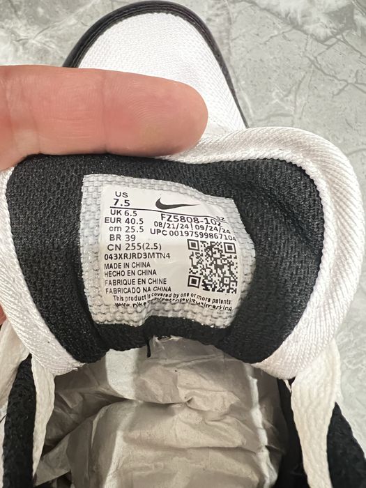 Продам кросовки  оригинал Nike Air max  1  новые