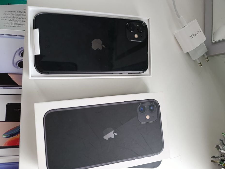 Продам айфон 11 в хорошем состоянии