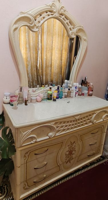 Спальный гарнитур