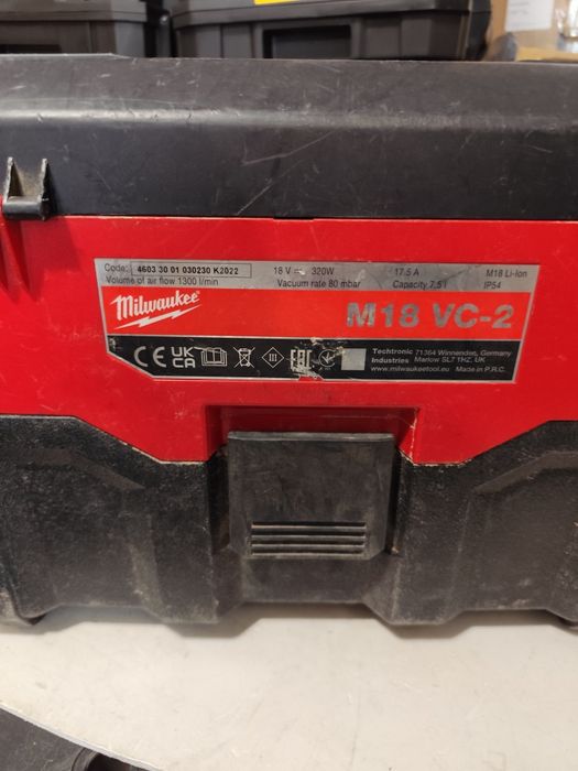 Акумулаторна прахосмукачка Милуоки  MILWAUKEE M18VC-2