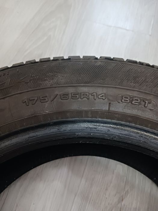 Продавам гума,на една година